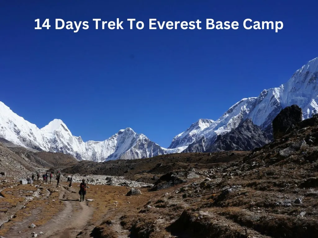 Trekkers on the way to Everest Base Camp