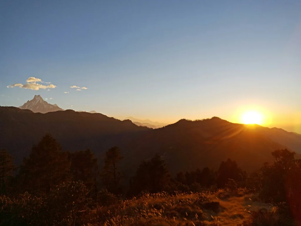stunning sunrise view from poon hill viewpoint