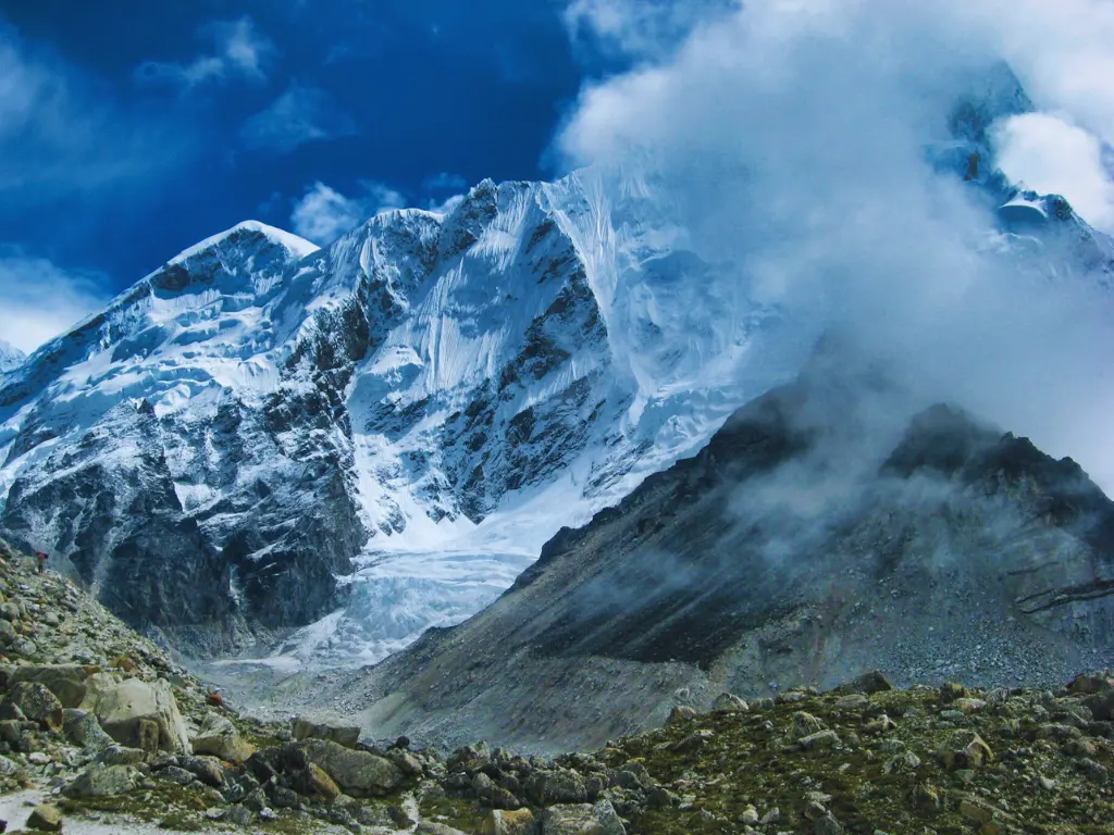 khumbu icefall witnessed on the everest base camp trek